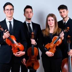 Kvartet Thumos so leta 2022 ustanovili mladi glasbeniki, diplomanti na konservatoriju Verdi v Milanu