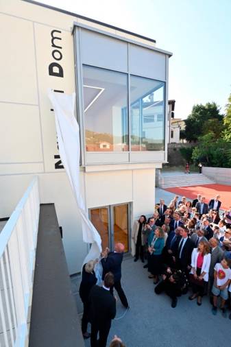 Odkritje napisa na svetoivanskem Narodnem domu (FOTODAMJ@N)