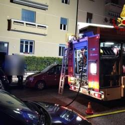 Gasilci med gašenjem požara na Greti (GASILCI)