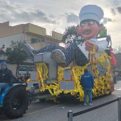 Zmagovalni voz skupine Bulli e Pupe, ki je na miljskem pustu slavila drugo leto zapored