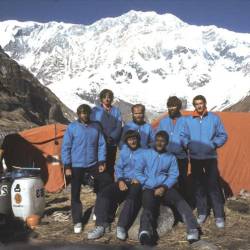 Člani društvene alpinistične odprave leta 1985 pod Južno Anapurno (ARHIV SPDT)