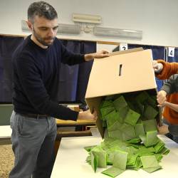 Začelo se je štetje glasov (ANSA)