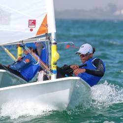 Zala Sterni v akciji na svoji jadrnici (OSEBNI ARHIV)