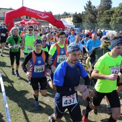 Arhivska fotografija s starta tekaškega tekmovanja Kokoš Trail v športnem centru Zarje v Bazovici (FOTODAMJ@N)