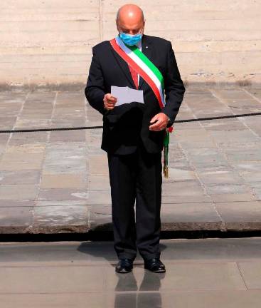 Spoštljiv poklon padlim ob 25. aprilu