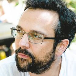 Pisatelj Igor Štiks se je pred letom dni z družino preselil v Trst (DENI KUKURA)