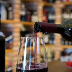 Ugotovili so med drugim, da je kraško vino bogato s polifenoli (ARHIV)