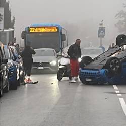 Prometna nesreča v Ulici Forlanini v Trstu