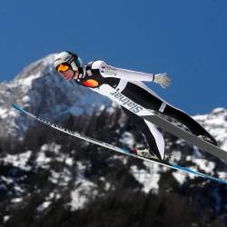 Domen Prevc med ekipno tekmo v Planici (ANSA)