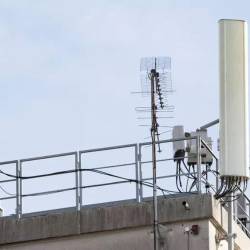 Tehnologija 5G po mnenju Arpe ne prinaša kritičnosti