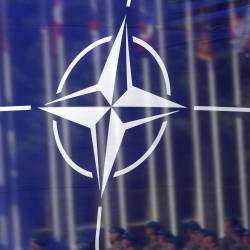Zastava zveze Nato (ANSA)
