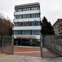 V triletju 2024-2027 je bilo načrtovano zmanjšanje števila, a so za slovenske šole naredili izjemo (ARHIV)