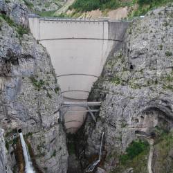Jez na potoku Vajont