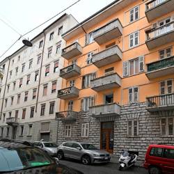 Preprodajalci prepovedanih drog so si trgovino uredili v 3. nadstropju (FOTODAMJ@N)