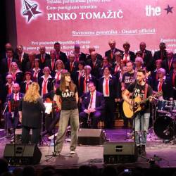 Skupina The Maff in tržaški partizanski zbor Pinko Tomažič (FOTO K.D.)