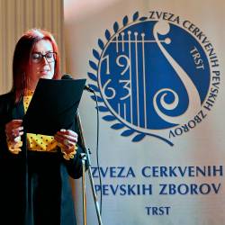 Pesem mladih donela v središču Trsta