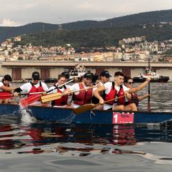 Študentje so se v sklopu Barcolane pomerili v veslanju