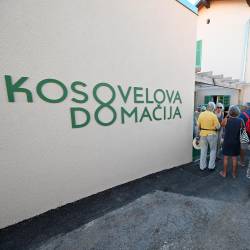 Pesniška pot letos združila Col in Tomaj