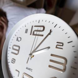 Poletni čas nam bo prinesel uro manj spanja (ANSA)