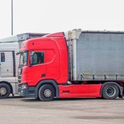 Za avtoprevoznike je podražitev nafte boleča (ANSA)