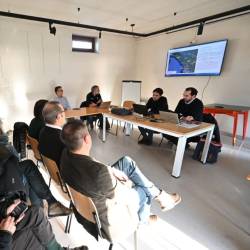 Srečanje s predstavniki družbe Terna je potekalo v Grudnovi hiši v Nabrežini (FOTODAMJ@N)