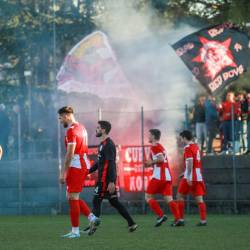 Veselje Krasovih navijačev v Štandrežu po zadetku (TIBALDI)