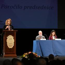 Ksenija Dobrila je delegatom in gostom poročala o šestletnem vodenju SKGZ