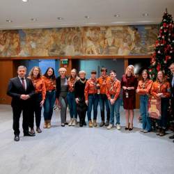 Predstavnike skavtov in skavtinj je v državnem zboru sprejela predsednica DZ Urška Klakočar Zupančič (MATIJA SUŠNIK)