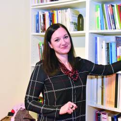 Andreja Kalc je vodila delovno skupino za standardizacijo zemljepisnih imen