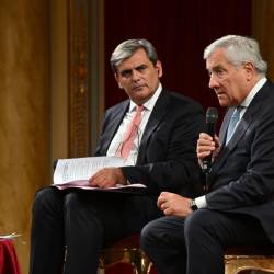 Zunanja ministra Italije Antonio Tajani (desno) in Črne Gore Ervin Ibrahimović (levo)