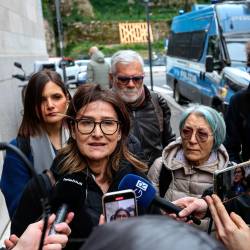 Člani društva Luca Coscioni pred kvesturo (LUCA TEDESCHI/FOTODAMJ@N)