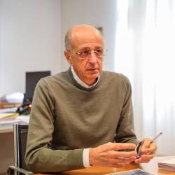 Boris Peric v svoji pisarni (TIBALDI)