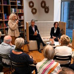 V Tržaškem knjižnem središču sta nastopila profesorja Marija Pirjevec in Miran Košuta (FOTODAMJ@N)