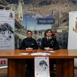 Policistka Sara Profilio (levo) in vodja kabineta Delfina Di Stefano