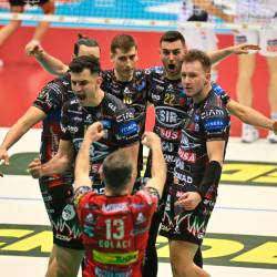 Veselje odbojkarjev Perugie po zmagi (FOTODAMJ@N)