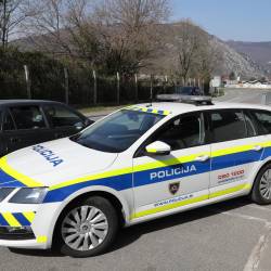 Policisti preiskujejo sum kaznivega dejanja nedovoljene proizvodnje in prometa orožja ali eksploziva