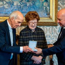 Vanji Lokar in Sonji Polojaz je prestižno priznanje podelil župan Roberto Dipiazza (LUCA TEDESCHI/FOTODAMJ@N)