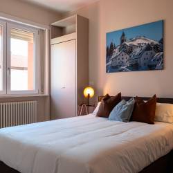 V Istrski ulici 37 so odprli tri nova stanovanja, kjer bodo sprejemali družine otrok, ki se zdravijo v tržaški pediatrični bolnišnici Burlo Garofolo (LUCA TEDESCHI/FOTODAMJ@N)