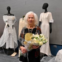 Adriana Cibic s svojimi poročnimi oblekami (FOTODAMJ@N)