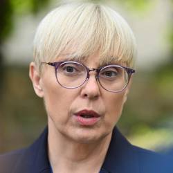 Slovenska predsednica Nataša Pirc Musar bo odlok o razpisu rednih volitev podpisala v začetku januarja