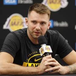 Zaradi poškodovane mečne mišice Luka Dončić vse od 3. aprila ni mogel pomagati svoji ekipi v NBA Los Angeles Lakers