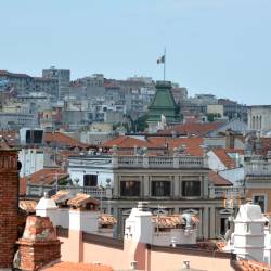 Lastniki bojijo dati hiše v najem za daljše obdobje iz strahu, da najemniki ne bodo plačevali najemnin (FOTODAMJ@N)