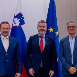 Z leve Horvàth, Kajzer in Ziza (FACEBOOK)