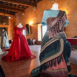 Razstavljeni kostumi na goriškem gradu (TIBALDI)