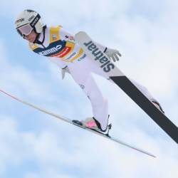 Nika Prevc 22. marca v Vikersundu (ANSA)