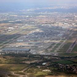 Na londonskem letališču Heathrow so danes ob 13. uri izmerili za maj rekordnih 33,5 stopinje Celzija (WIKIPEDIA)