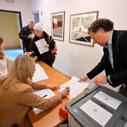 Glasovanje na Generalnem konzulatu RS v Trstu (FOTODAMJ@N)