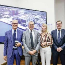 Z leve Gianluca Fenucci, Sergio Emidio Bini, Federica Seganti in Enrico Samer v deželni palači v Trstu (LUCA TEDESCHI/FOTODAMJ@N)
