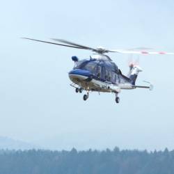 Truplo pohodnika so s helikopterjem Slovenske policije prepeljali v dolino (POLICIJA)