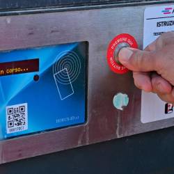 Za odpiranje novih pametnih zabojnikov je potrebna kartica (FOTODAMJ@N)